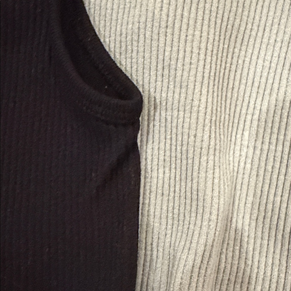 Zara Black and light green fitted tops - Picture 2 of 7